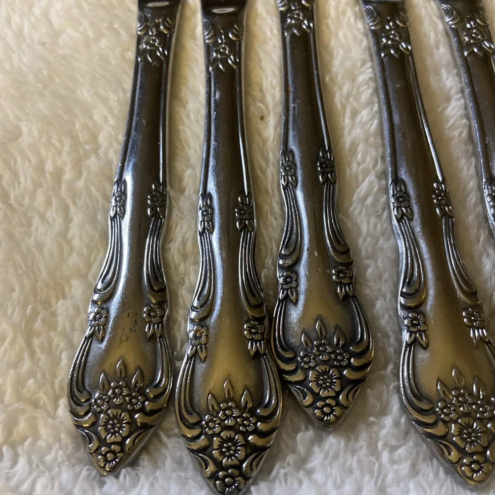 Rogers Stainless Flatware Dream Rose Dinner Knives‎ Knife Butter 8 5/8